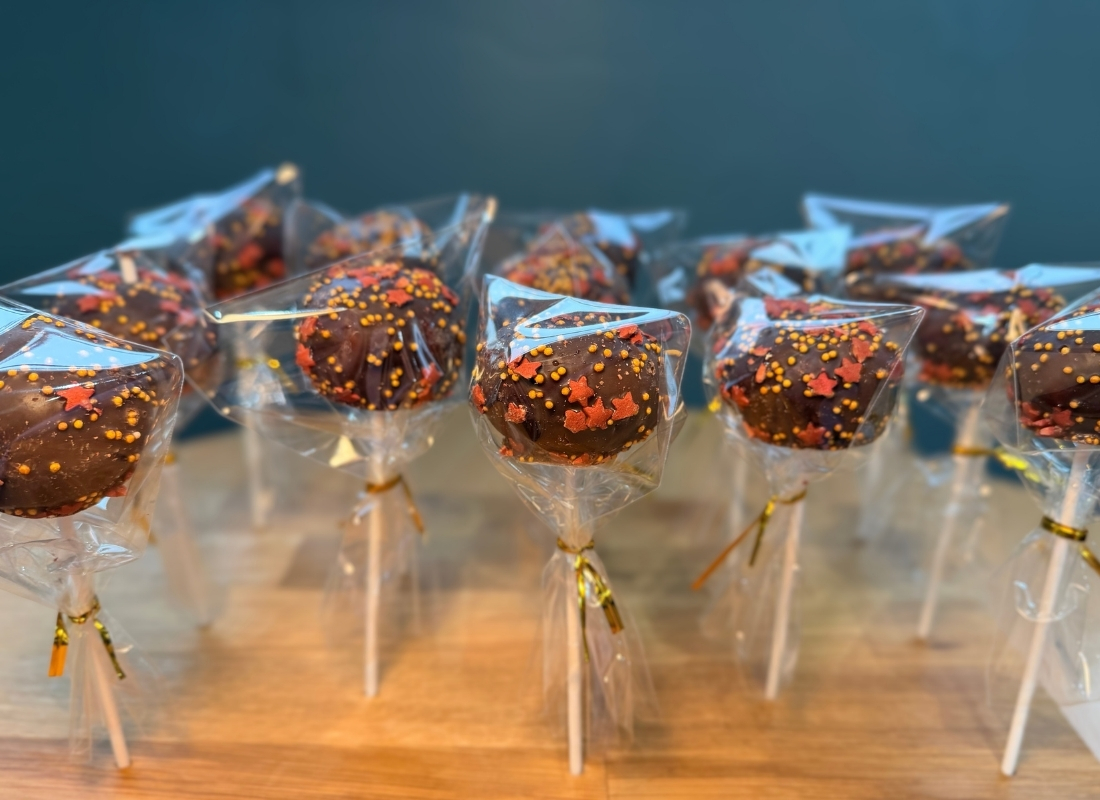 Cake pops in the cafe